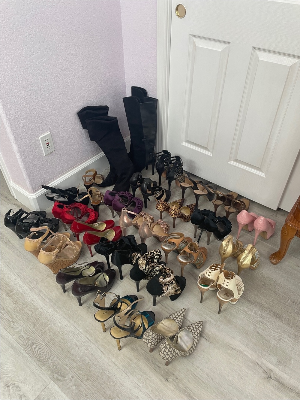 Heel collection mostly Bebe guess, j Simpson lamb Size 8 & 8.5